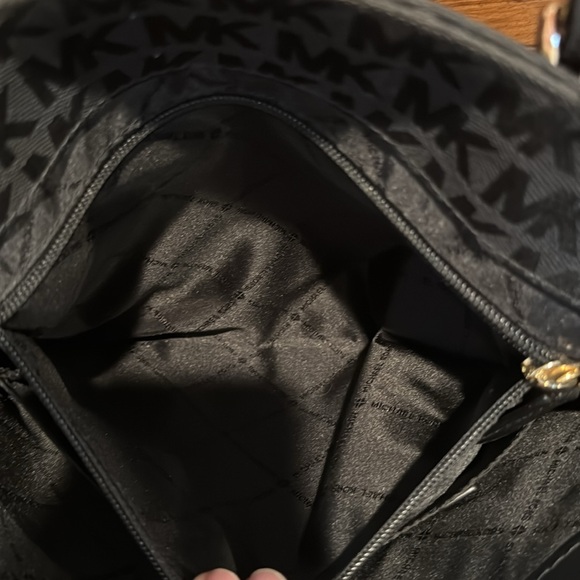 Michael Kors Black jet set signature tote bag purse - Picture 9 of 9